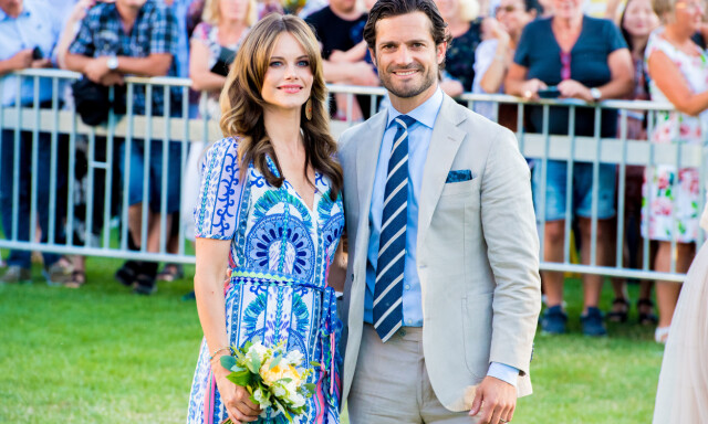 BIDRAR: Prinsesse Sofia har meldt seg til tjeneste og skal jobbe som støttepersonell ved Sophiahemmet sykehus i Stockholm. Her avbildet med ektemannen prins Carl Philip. Foto: NTB Scanpix BIDRAR: Prinsesse Sofia har meldt seg til tjeneste og skal jobbe som støttepersonell ved Sophiahemmet sykehus i Stockholm. Her avbildet med ektemannen prins Carl Philip. Foto: NTB Scanpix